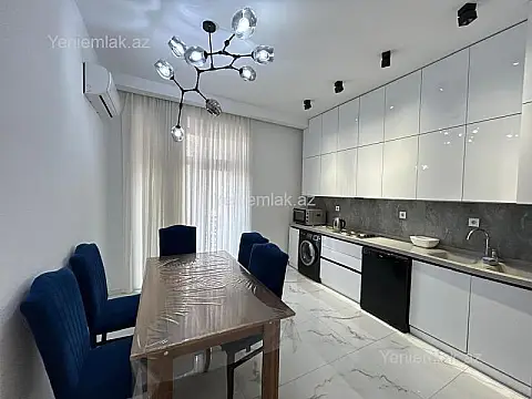 Satılır 4 otaqlı yeni tikili 180 m²