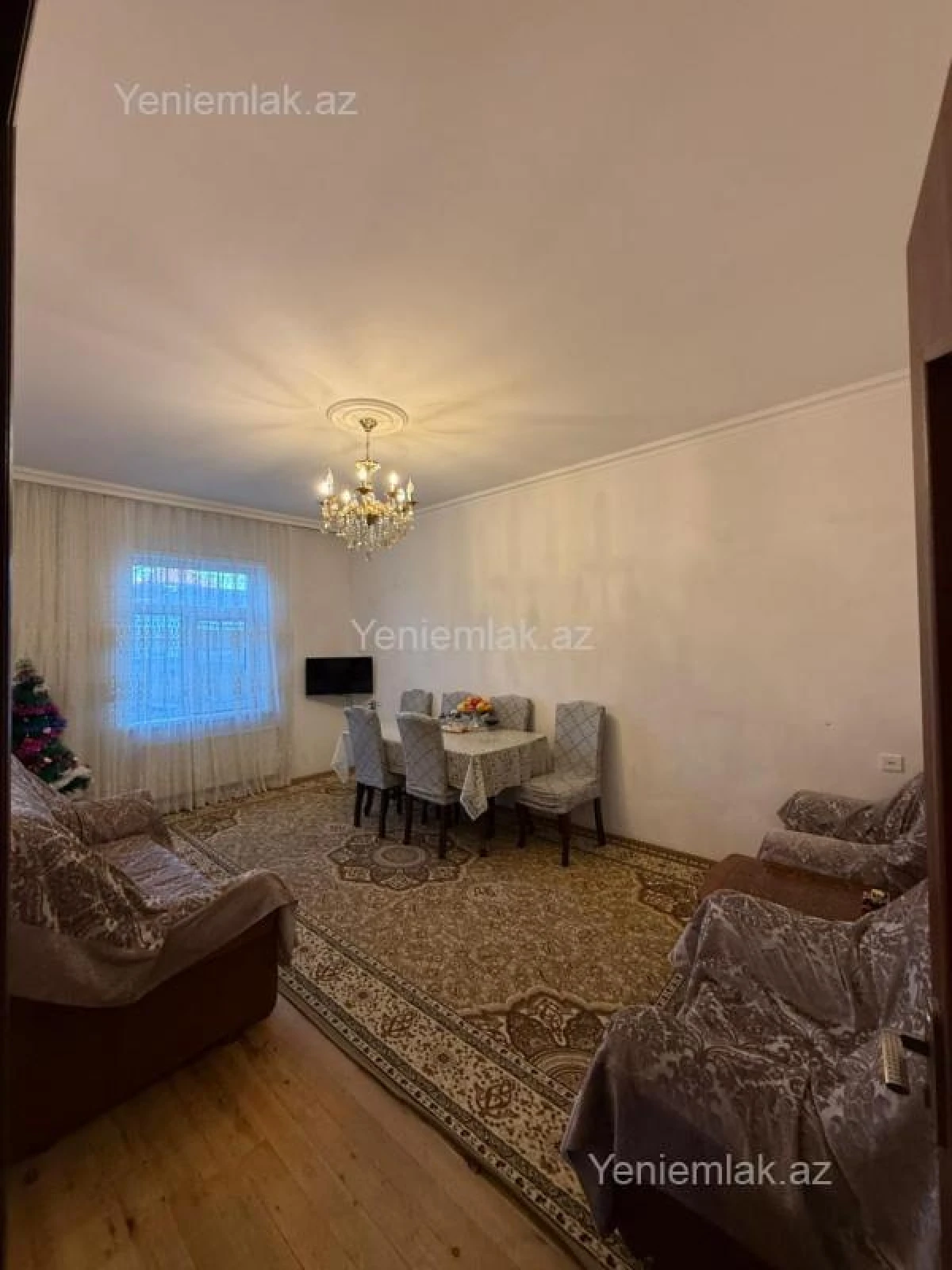 Satılır 8 otaqlı həyət evi 230 m²