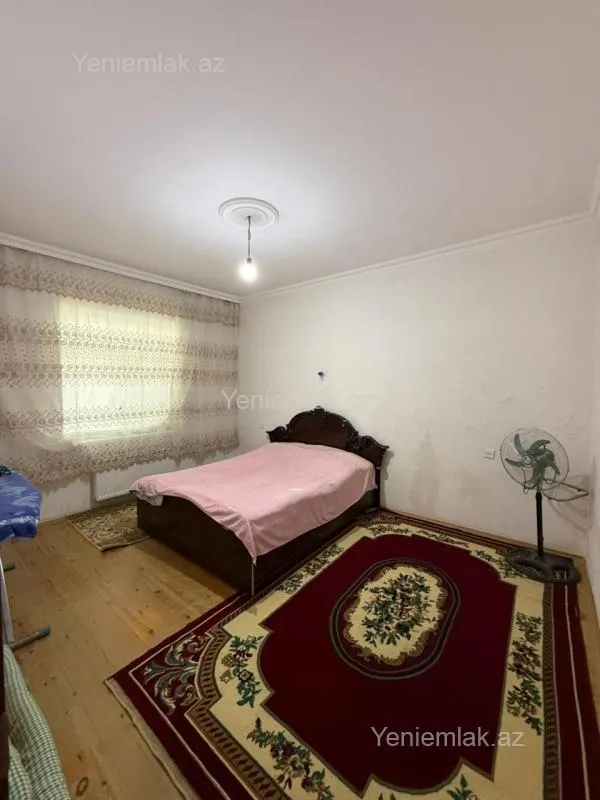 Satılır 8 otaqlı həyət evi 230 m²
