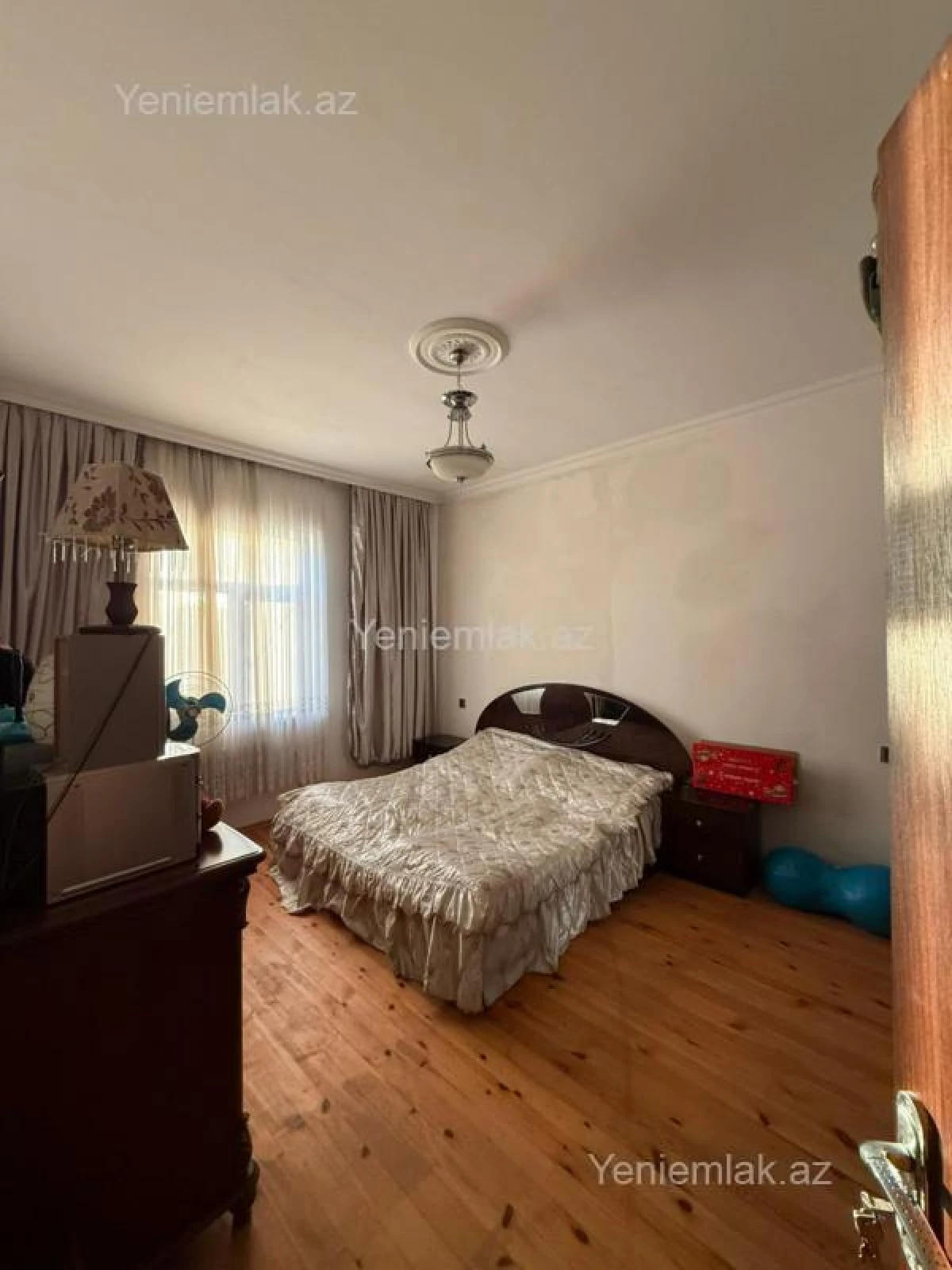 Satılır 8 otaqlı həyət evi 230 m²
