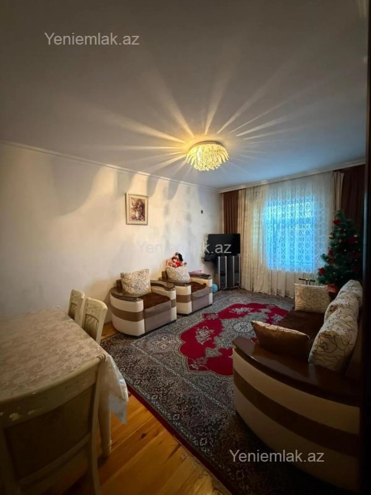 Satılır 8 otaqlı həyət evi 230 m²