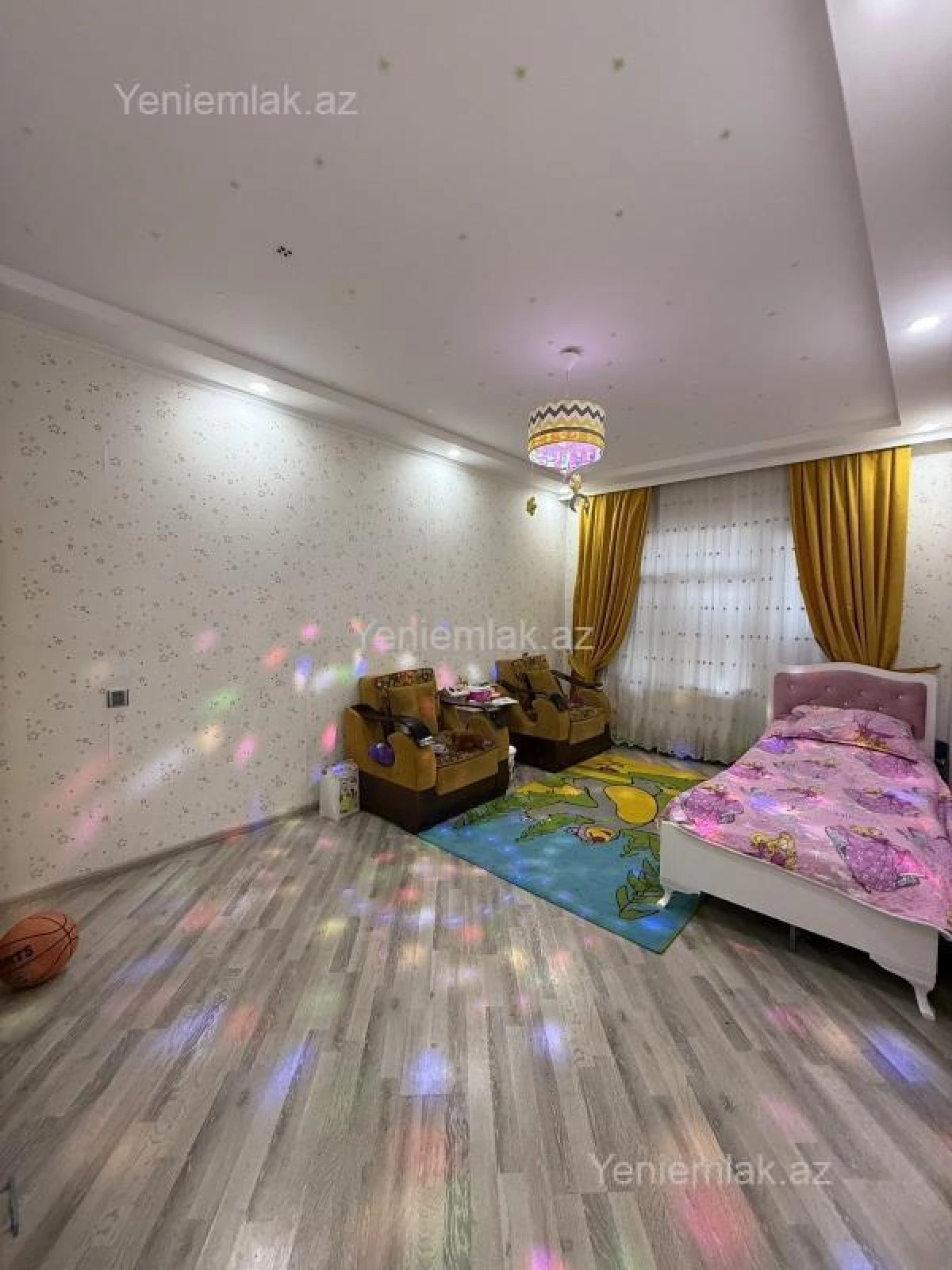 Satılır 3 otaqlı köhnə tikili 105 m²