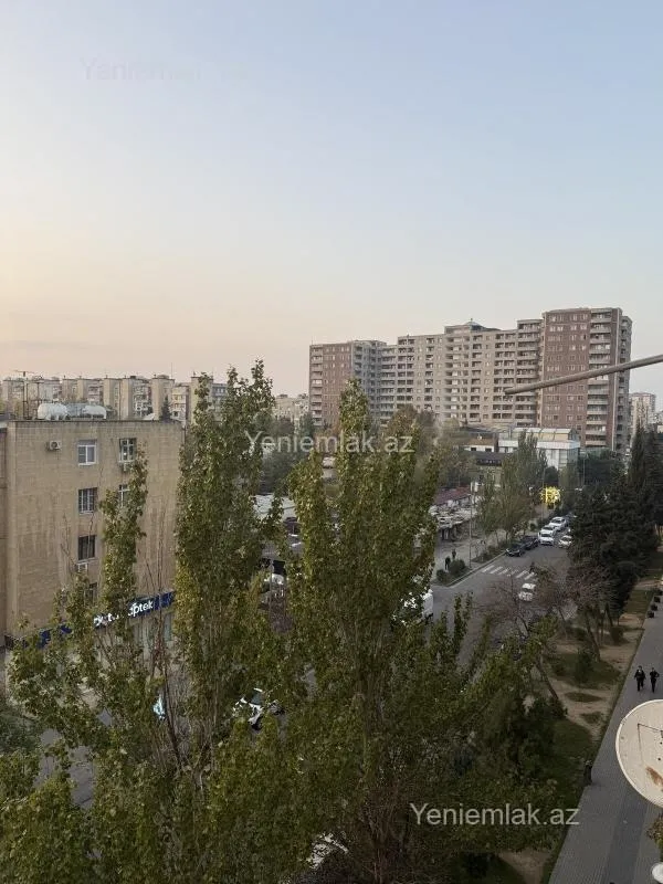Satılır 3 otaqlı köhnə tikili 105 m²