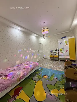 Satılır 3 otaqlı köhnə tikili 105 m²