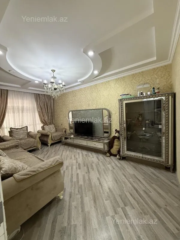Satılır 3 otaqlı köhnə tikili 105 m²
