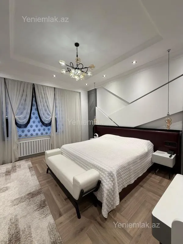 Satılır 3 otaqlı yeni tikili 132 m²