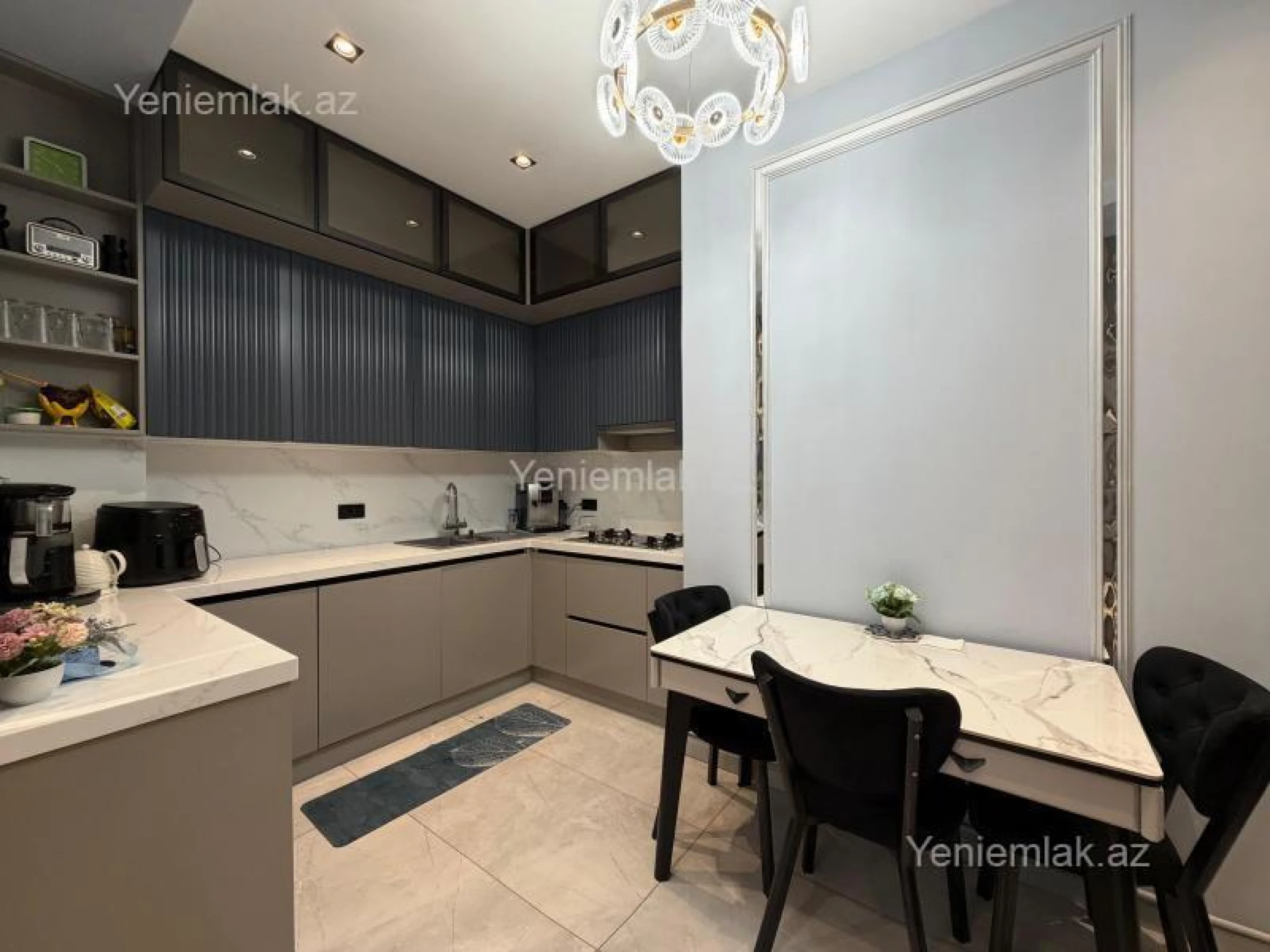 Satılır 3 otaqlı yeni tikili 132 m²