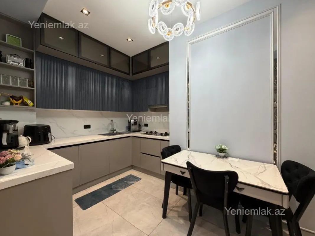 Satılır 3 otaqlı yeni tikili 132 m²