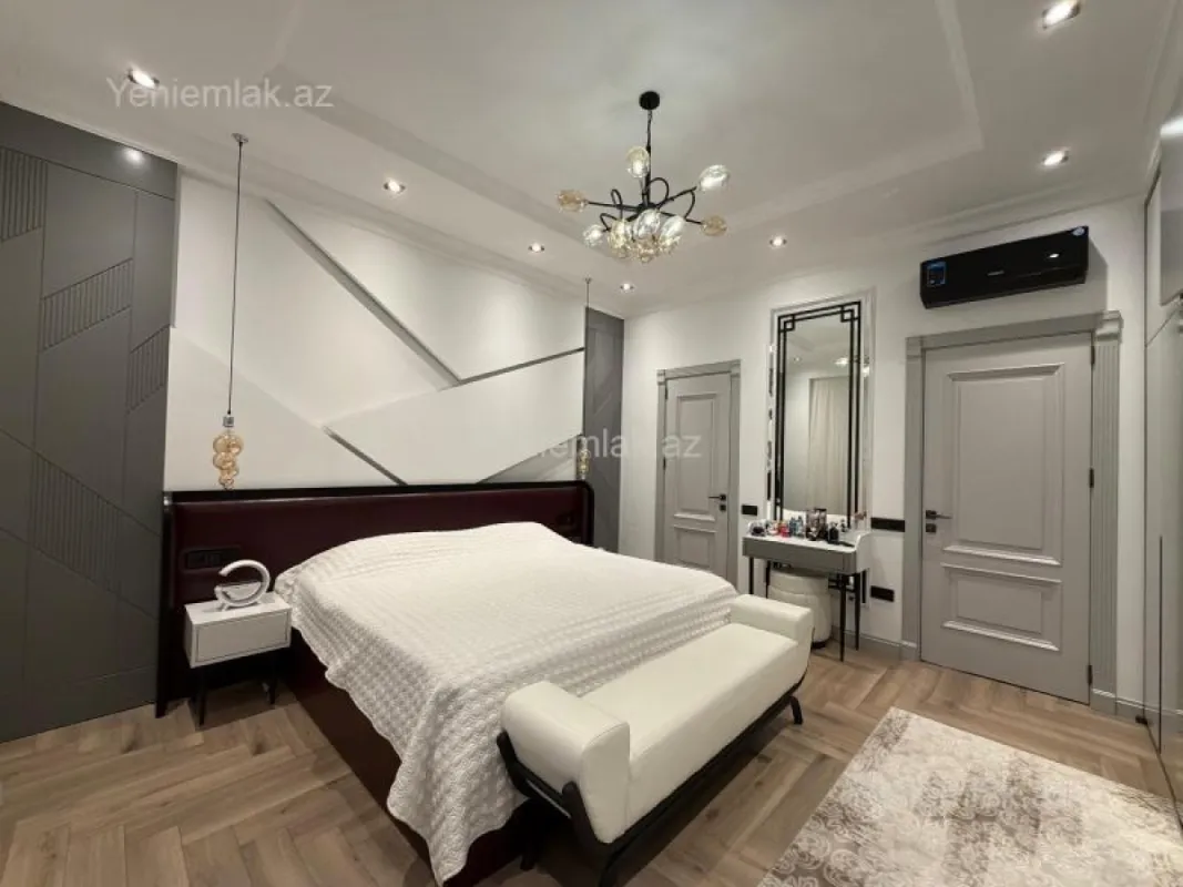 Satılır 3 otaqlı yeni tikili 132 m²