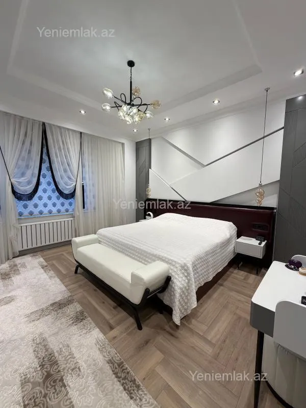 Satılır 3 otaqlı yeni tikili 132 m²