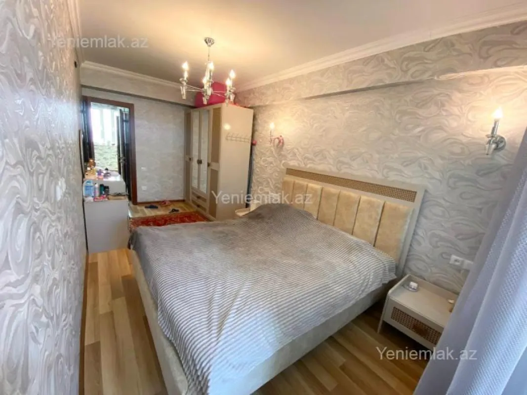 Satılır 2 otaqlı köhnə tikili 70 m²
