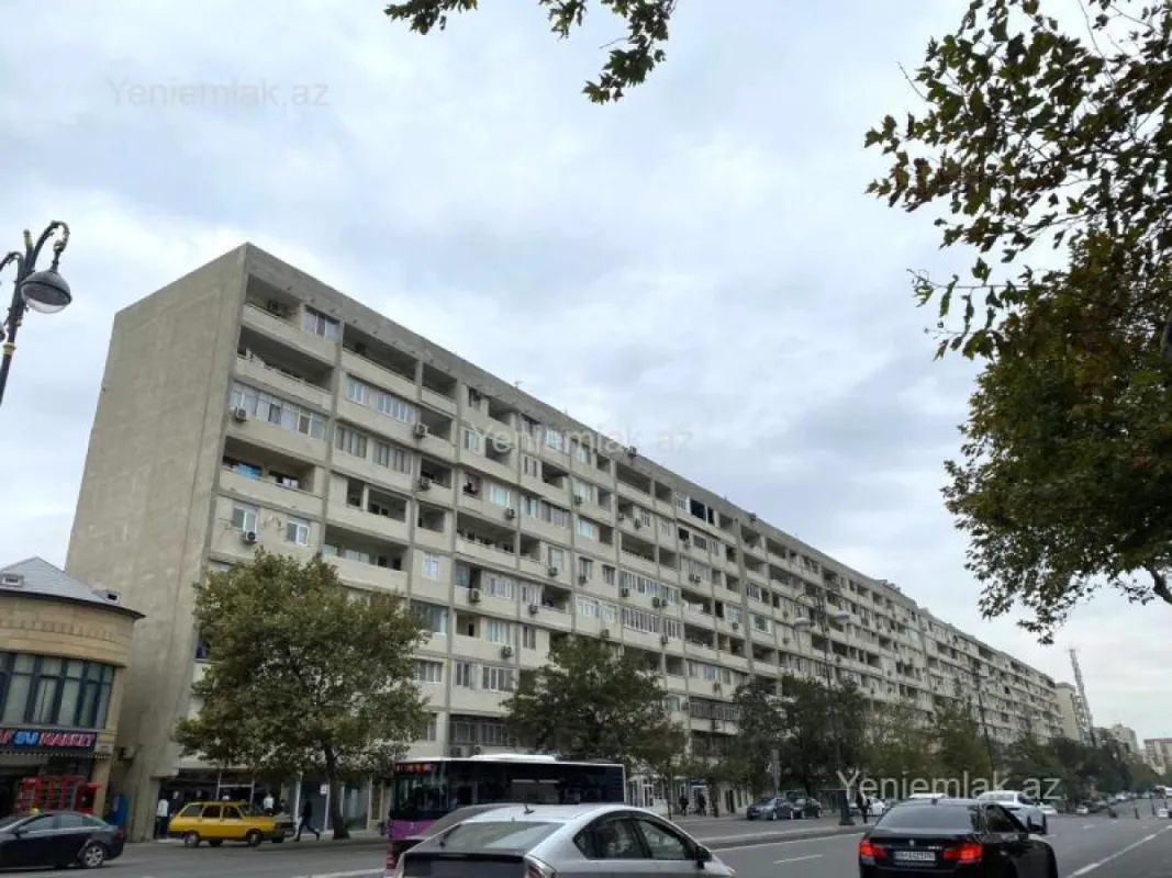 Satılır 2 otaqlı köhnə tikili 70 m²