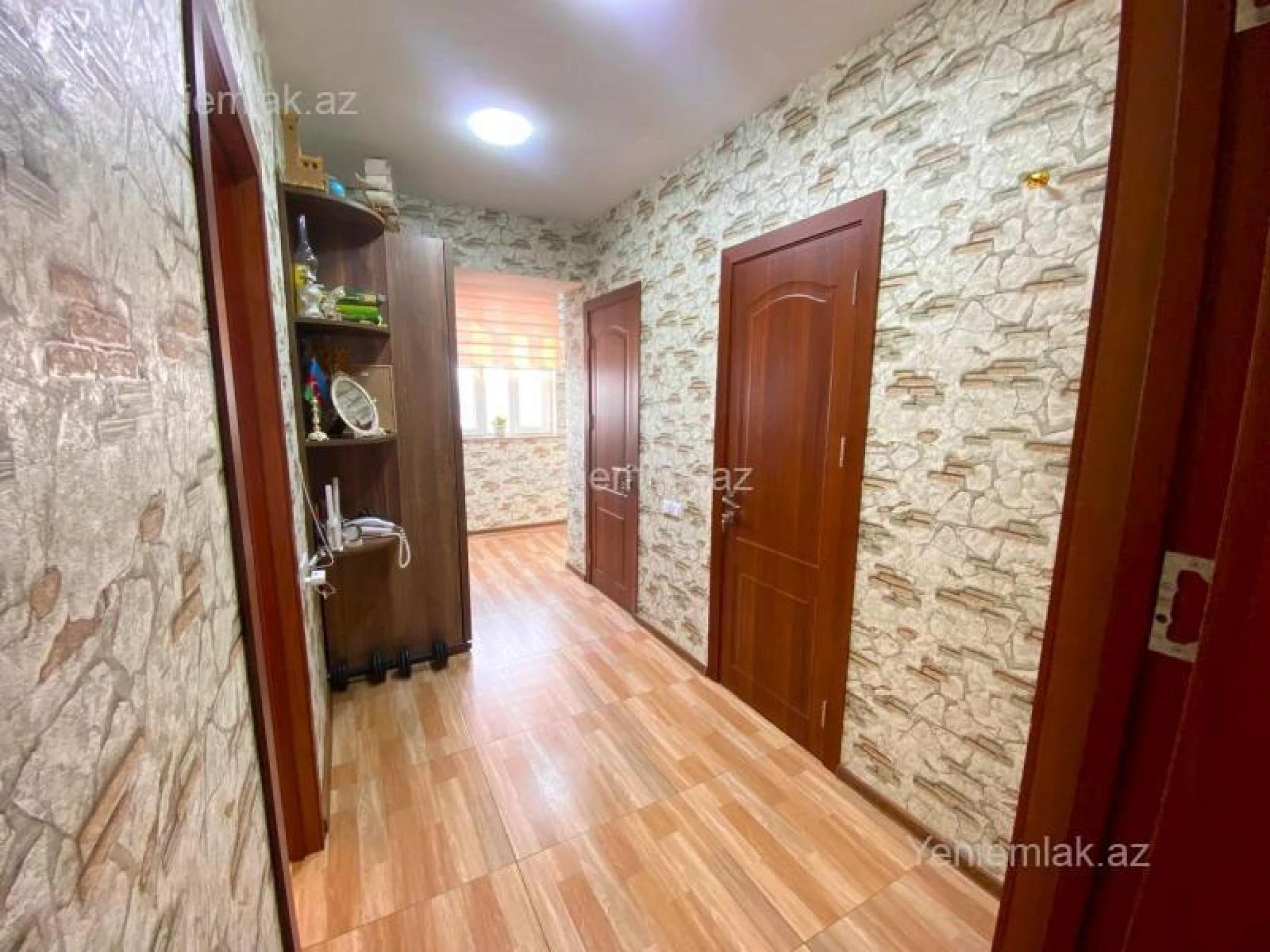 Satılır 2 otaqlı köhnə tikili 70 m²