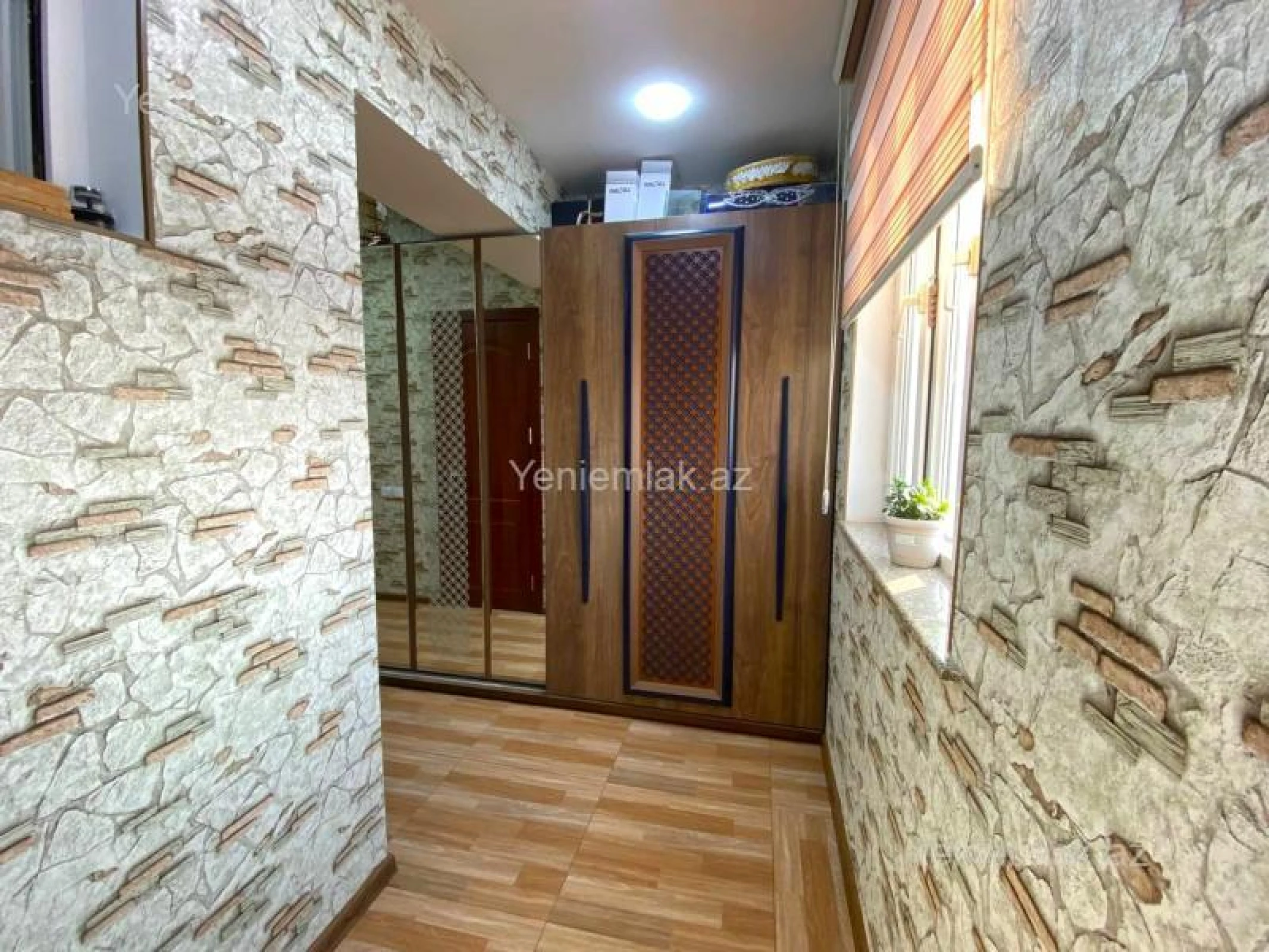 Satılır 2 otaqlı köhnə tikili 70 m²