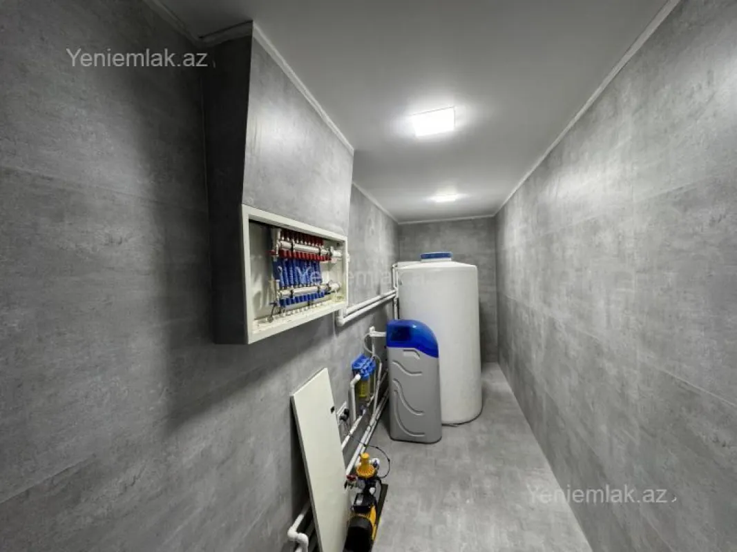 Satılır 7 otaqlı həyət evi 550 m²