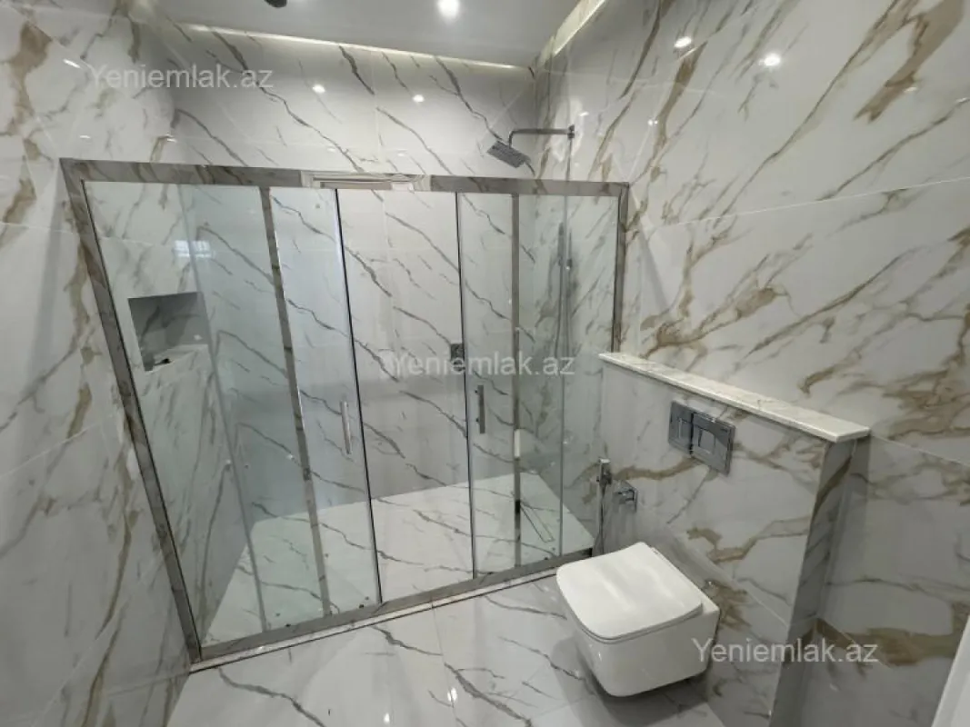 Satılır 7 otaqlı həyət evi 550 m²