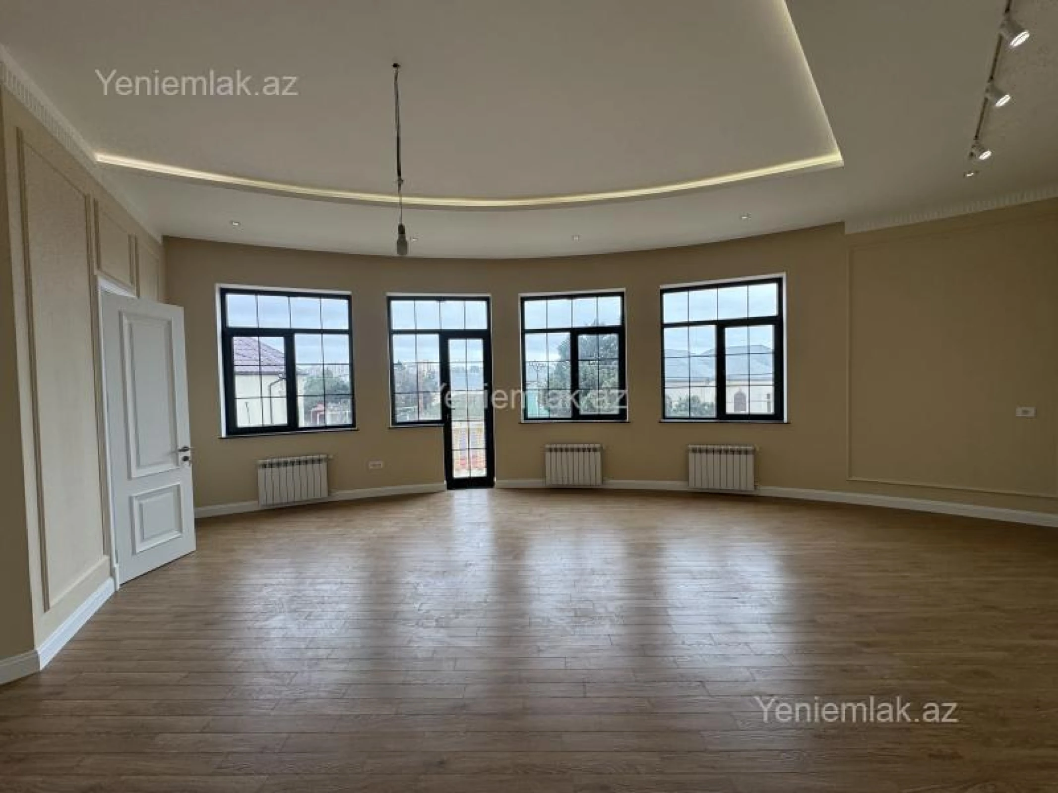 Satılır 7 otaqlı həyət evi 550 m²