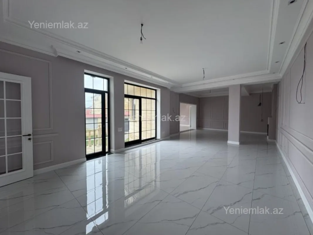 Satılır 7 otaqlı həyət evi 550 m²