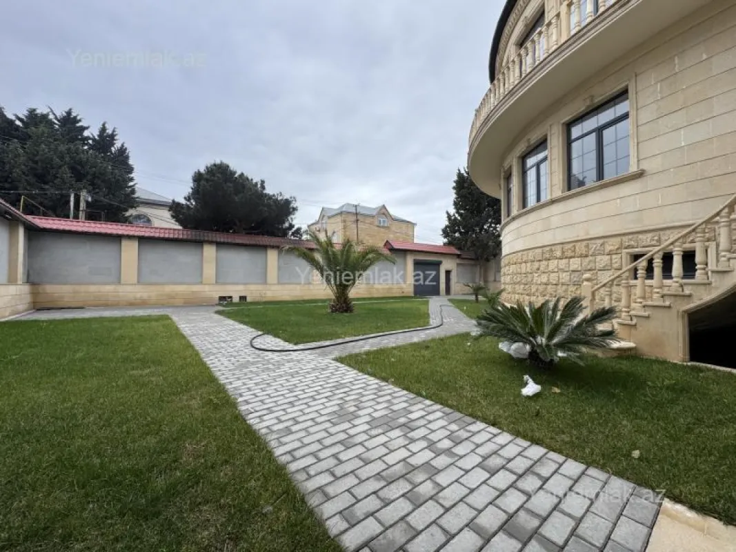 Satılır 7 otaqlı həyət evi 550 m²