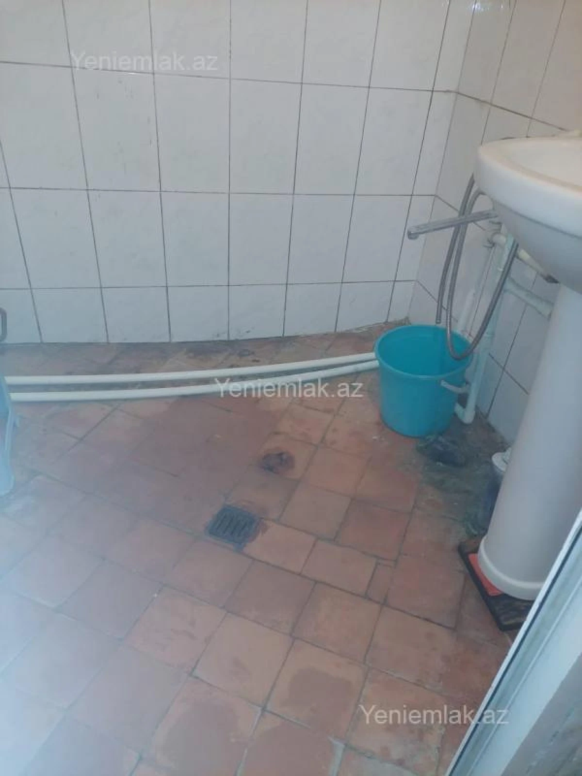 Satılır 3 otaqlı köhnə tikili 70 m²