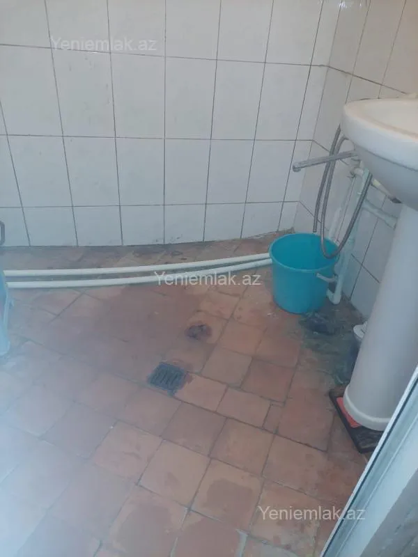 Satılır 3 otaqlı köhnə tikili 70 m²