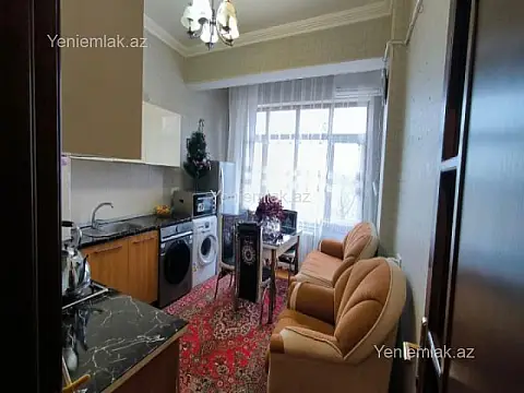 Satılır 1 otaqlı köhnə tikili 50 m²