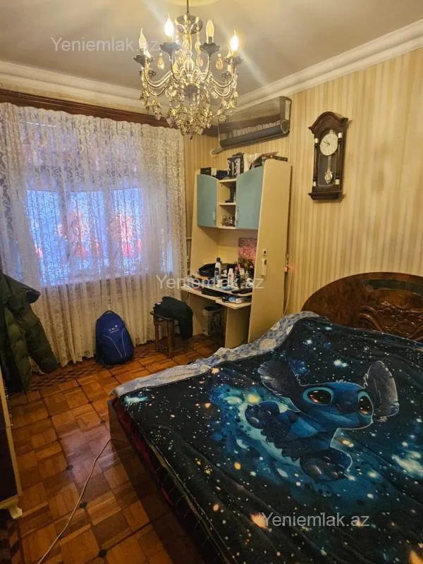 Satılır 4 otaqlı köhnə tikili 100 m²