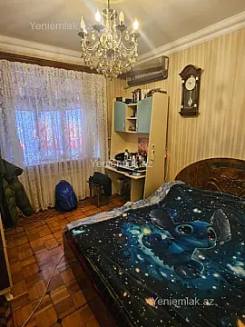 Satılır 4 otaqlı köhnə tikili 100 m²