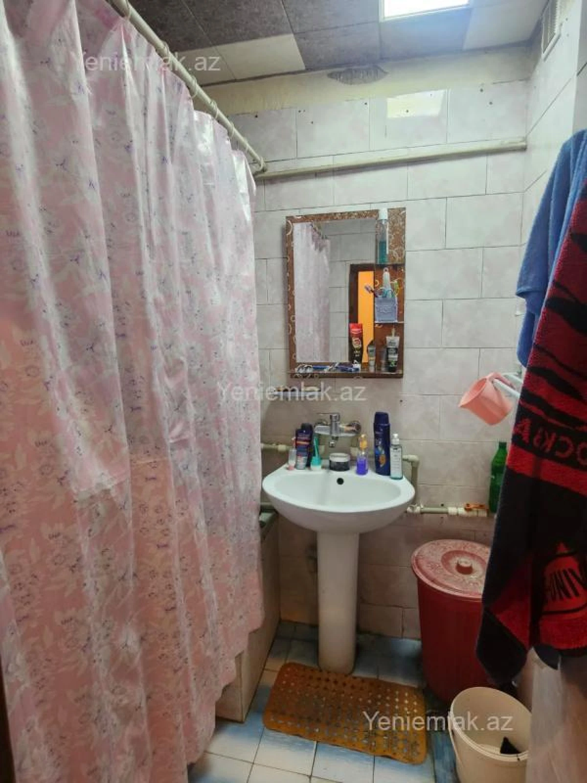 Satılır 4 otaqlı köhnə tikili 100 m²