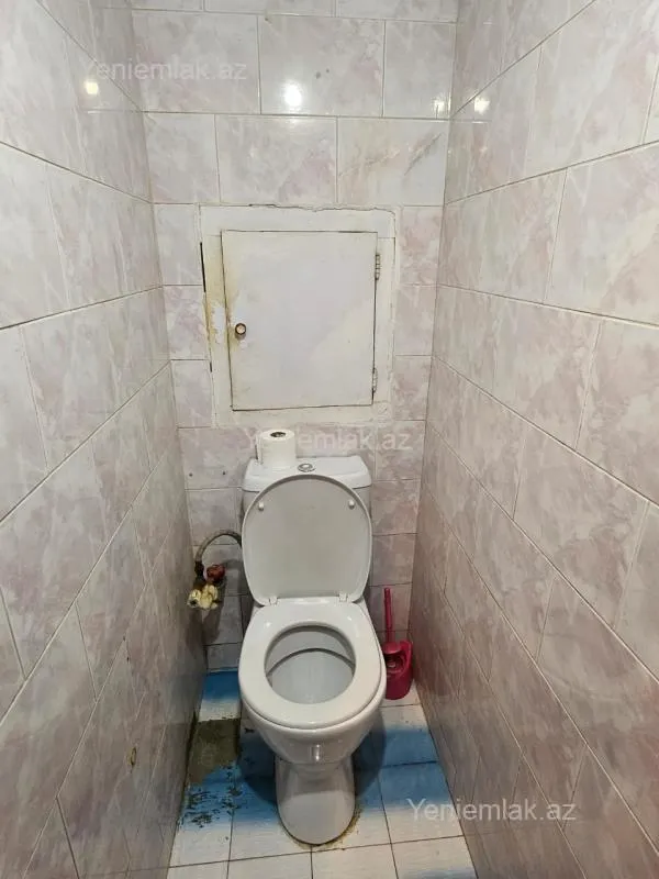 Satılır 4 otaqlı köhnə tikili 100 m²