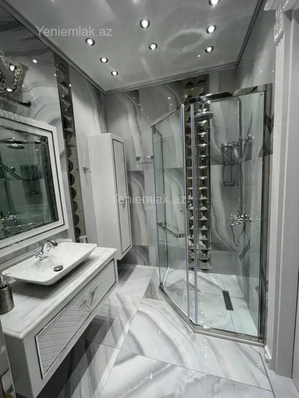 Satılır 3 otaqlı yeni tikili 120 m²