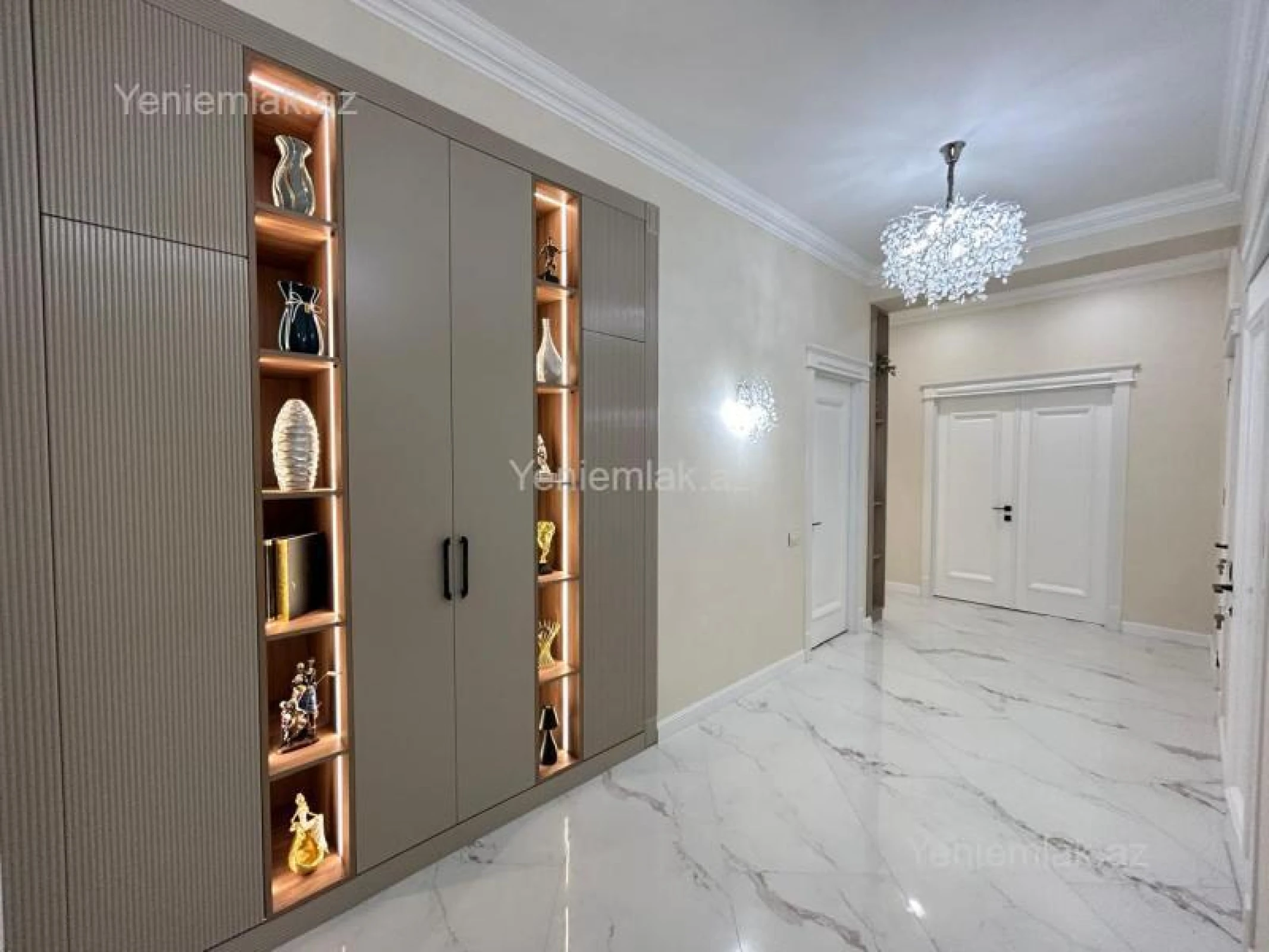 Satılır 3 otaqlı yeni tikili 120 m²