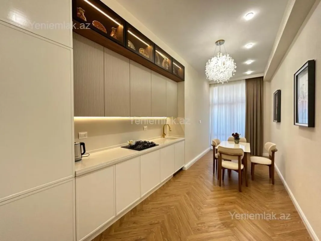Satılır 3 otaqlı yeni tikili 120 m²