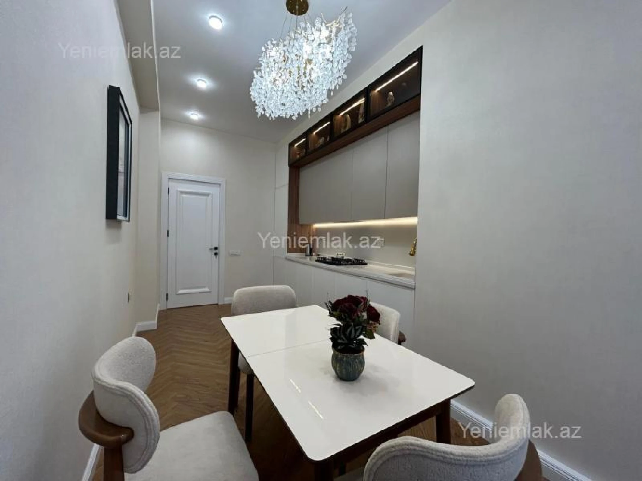 Satılır 3 otaqlı yeni tikili 120 m²