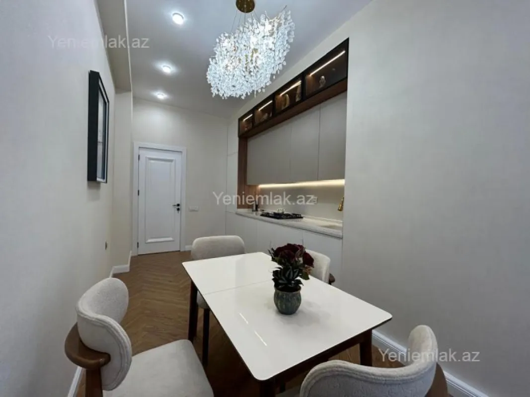 Satılır 3 otaqlı yeni tikili 120 m²