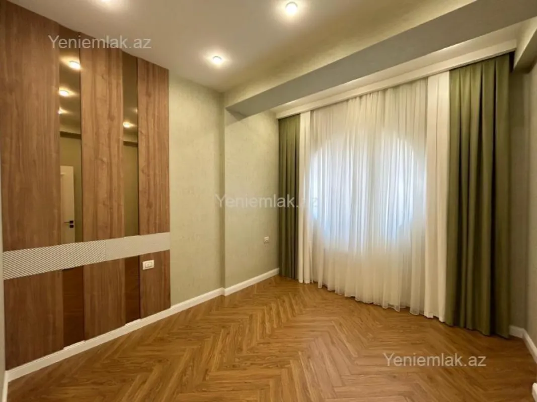 Satılır 3 otaqlı yeni tikili 120 m²