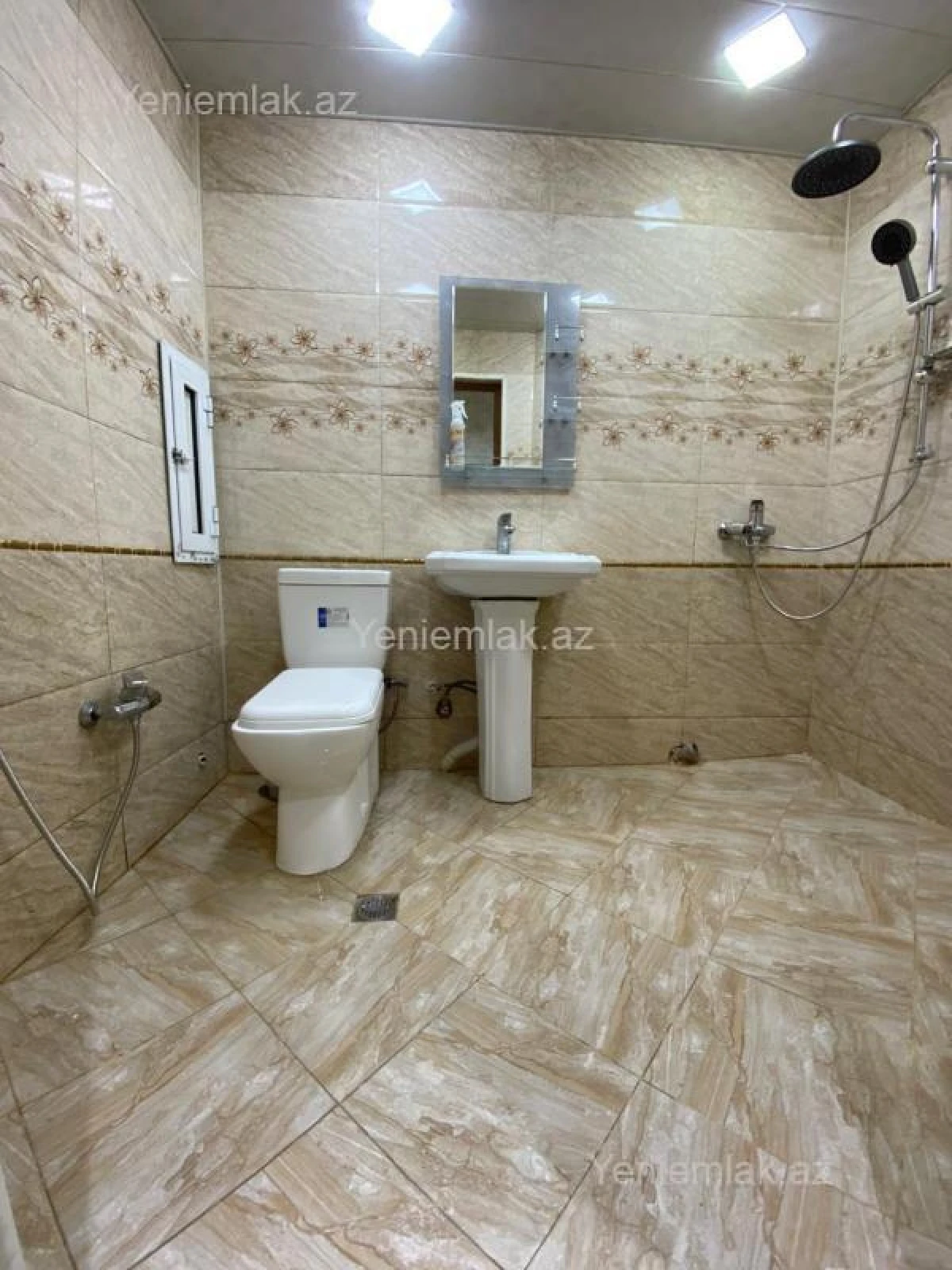 Satılır 2 otaqlı yeni tikili 70 m²