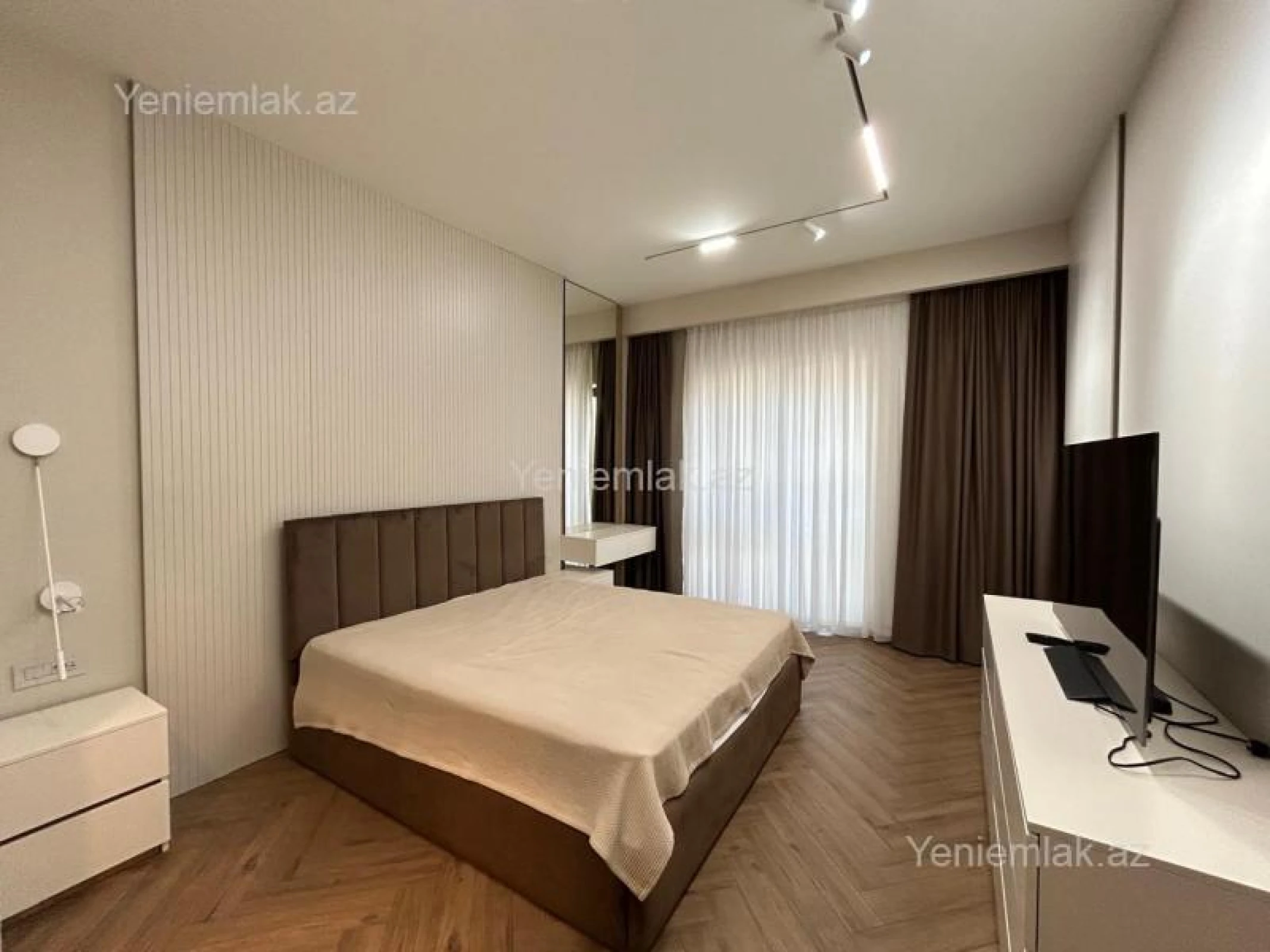 Satılır 4 otaqlı yeni tikili 150 m²