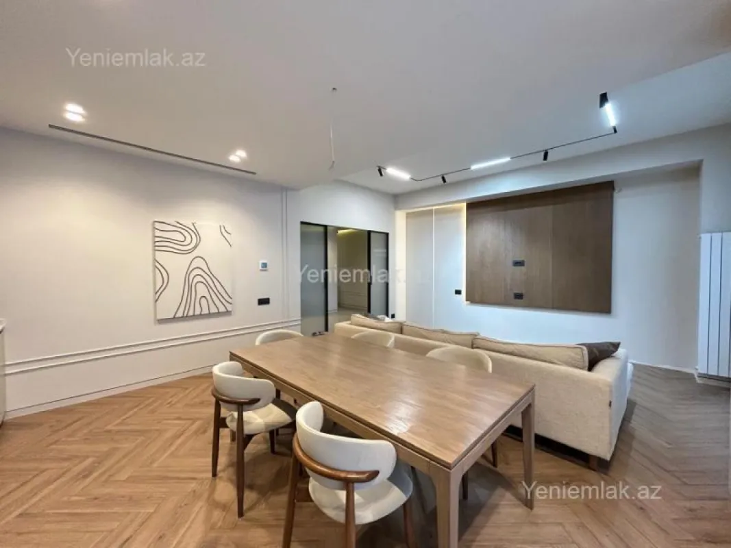 Satılır 4 otaqlı yeni tikili 150 m²