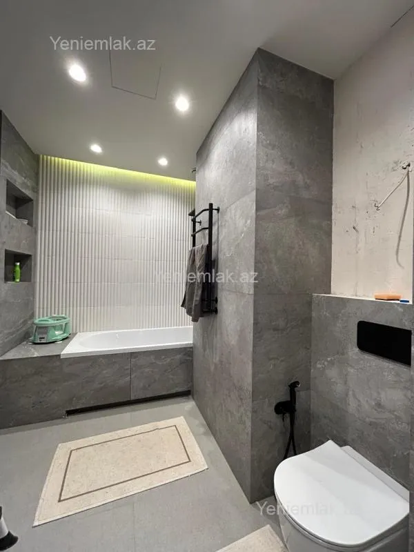 Satılır 4 otaqlı yeni tikili 150 m²