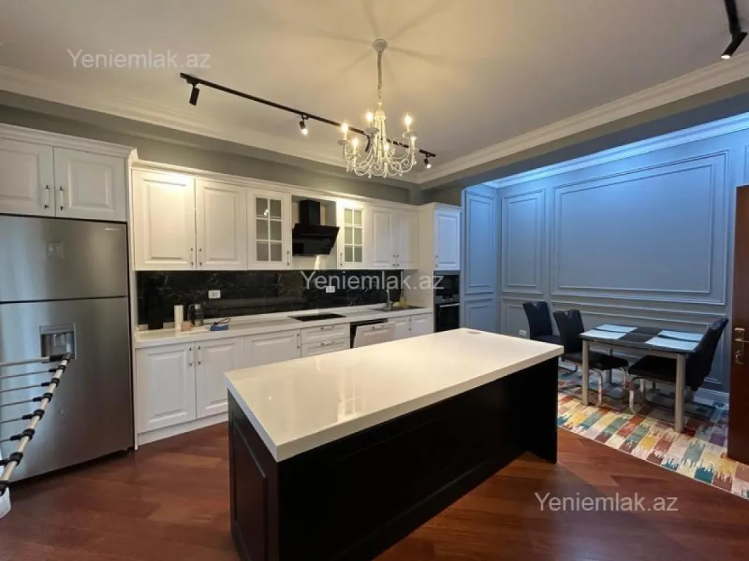 Satılır 3 otaqlı yeni tikili 200 m²