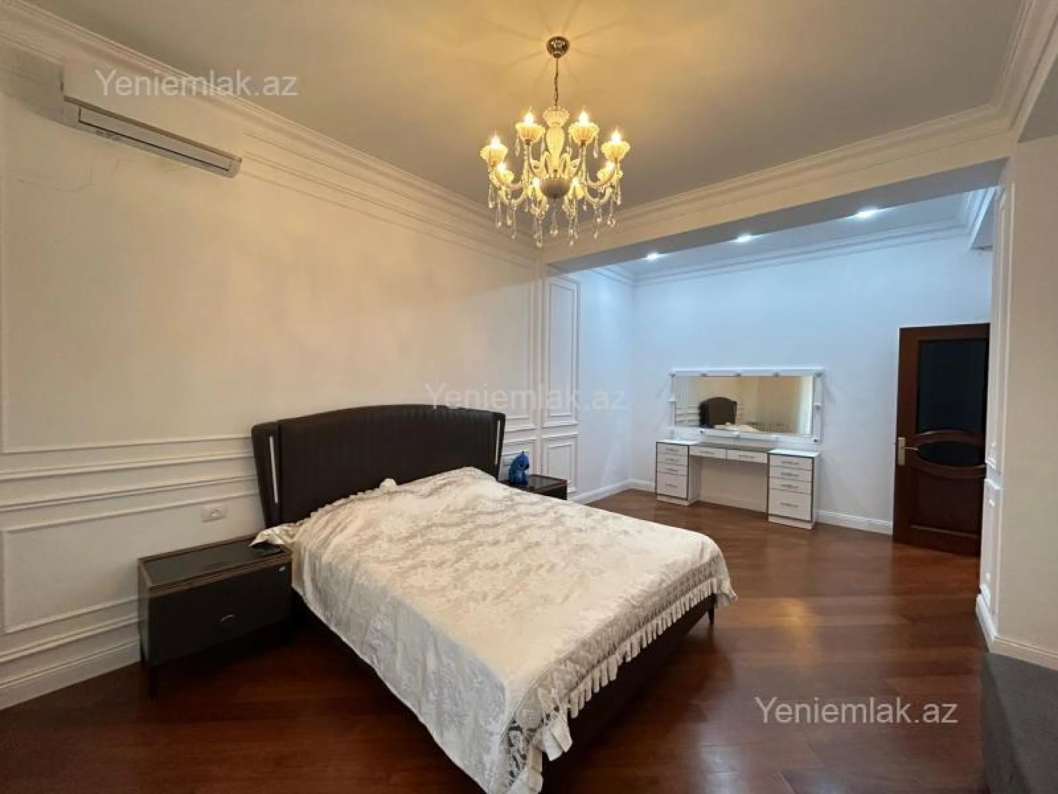 Satılır 3 otaqlı yeni tikili 200 m²