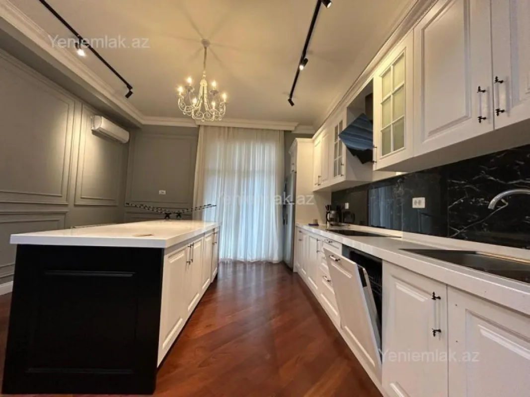 Satılır 3 otaqlı yeni tikili 200 m²