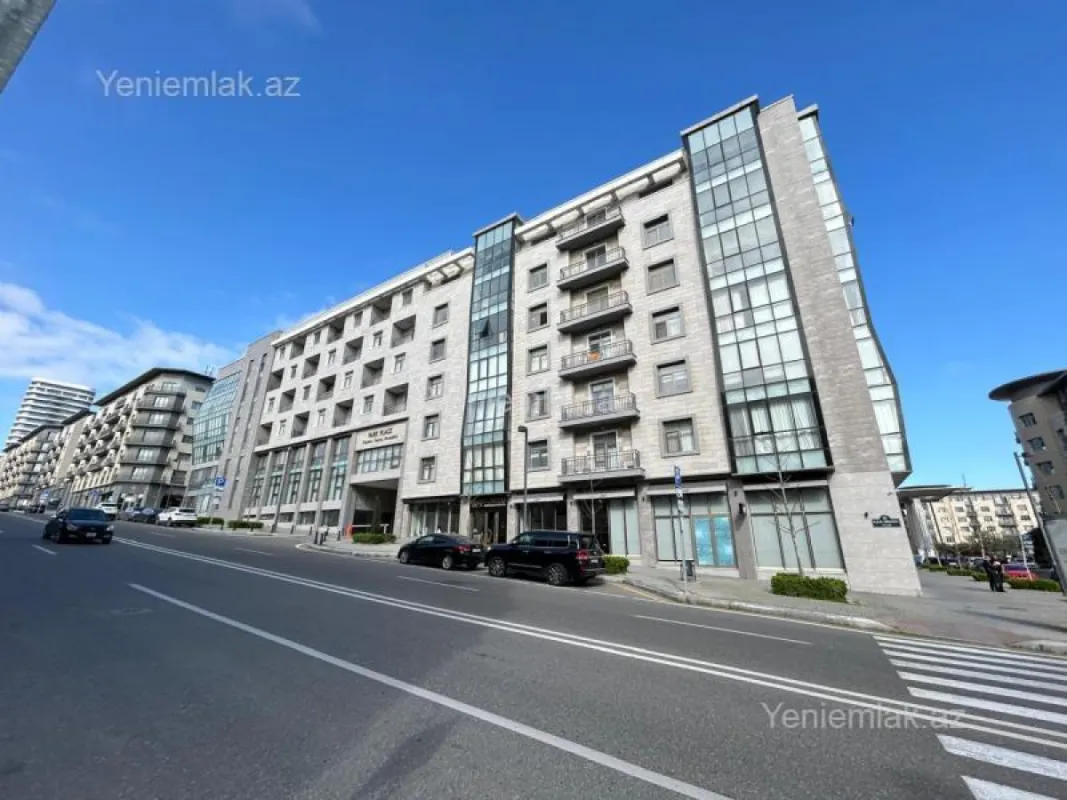 Satılır 3 otaqlı yeni tikili 200 m²