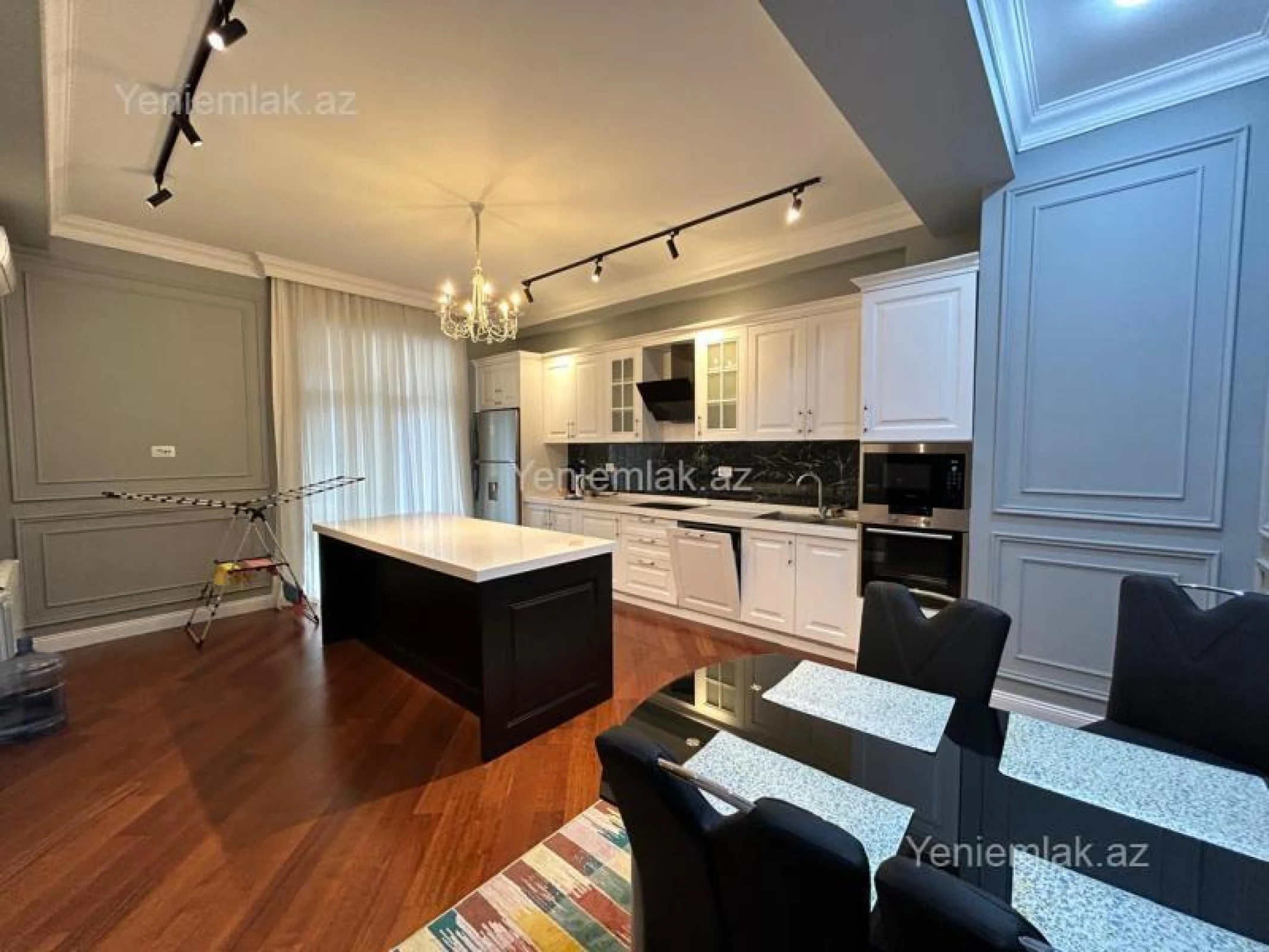 Satılır 3 otaqlı yeni tikili 200 m²