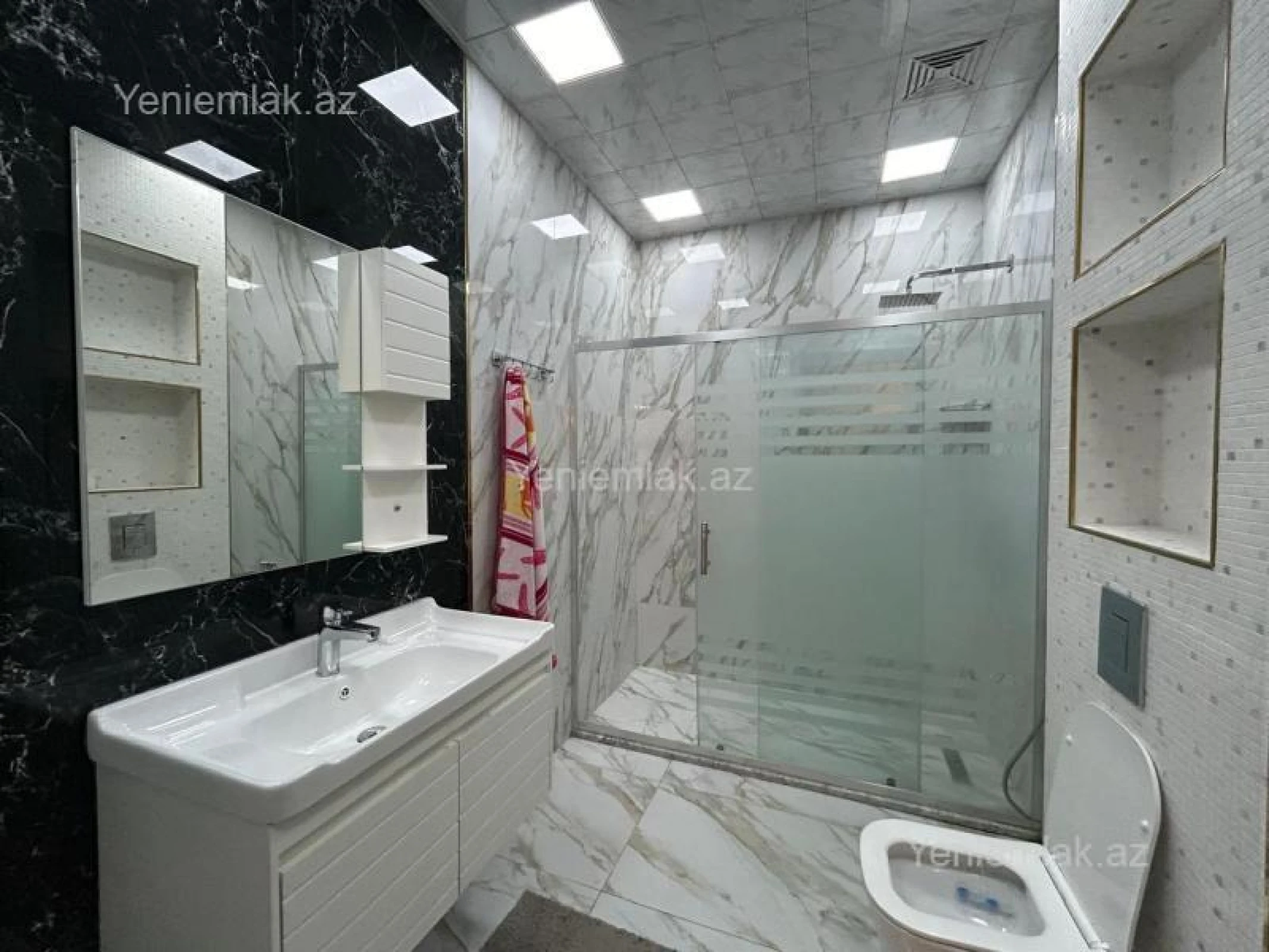 Satılır 3 otaqlı yeni tikili 200 m²