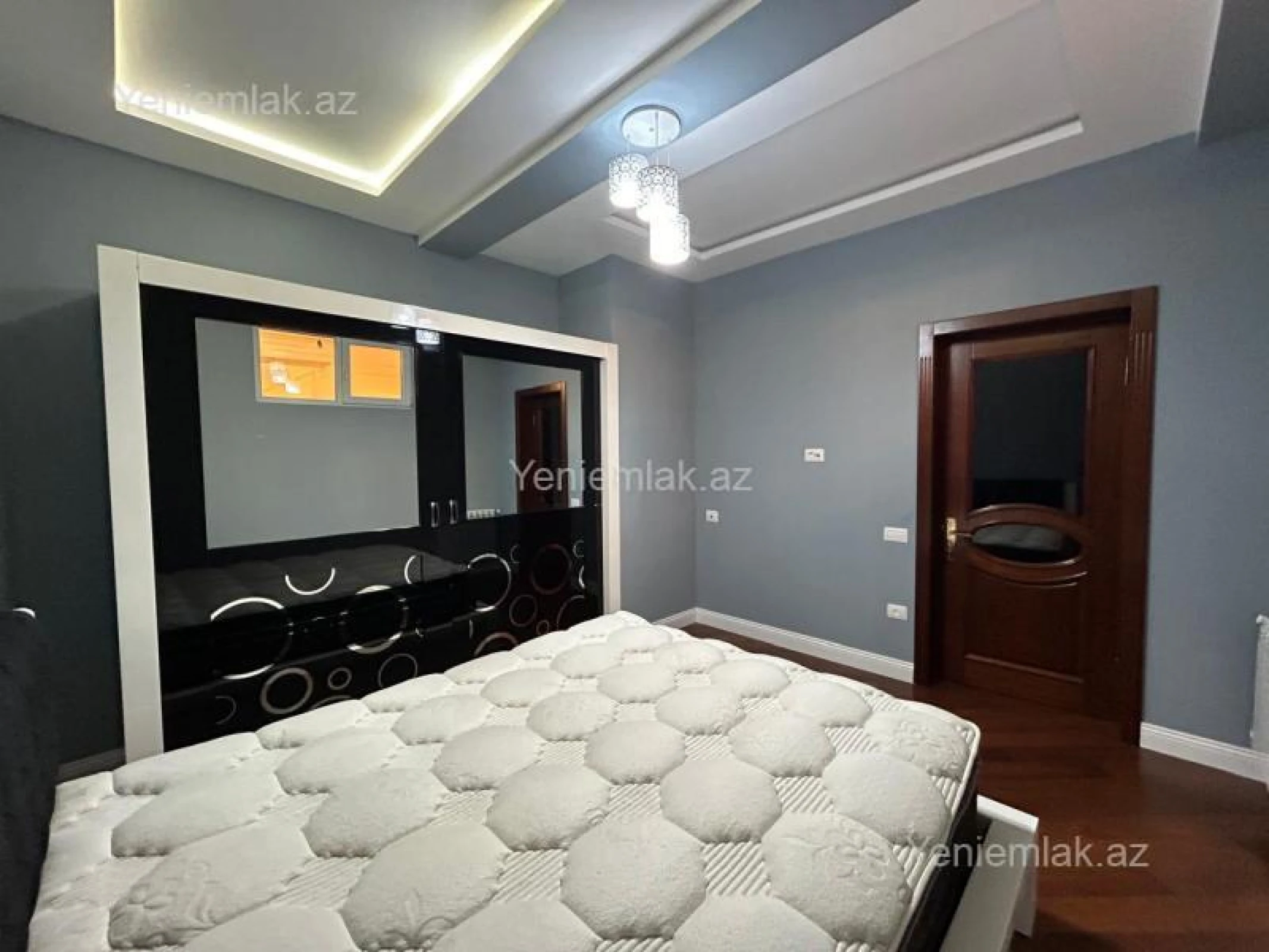 Satılır 3 otaqlı yeni tikili 200 m²