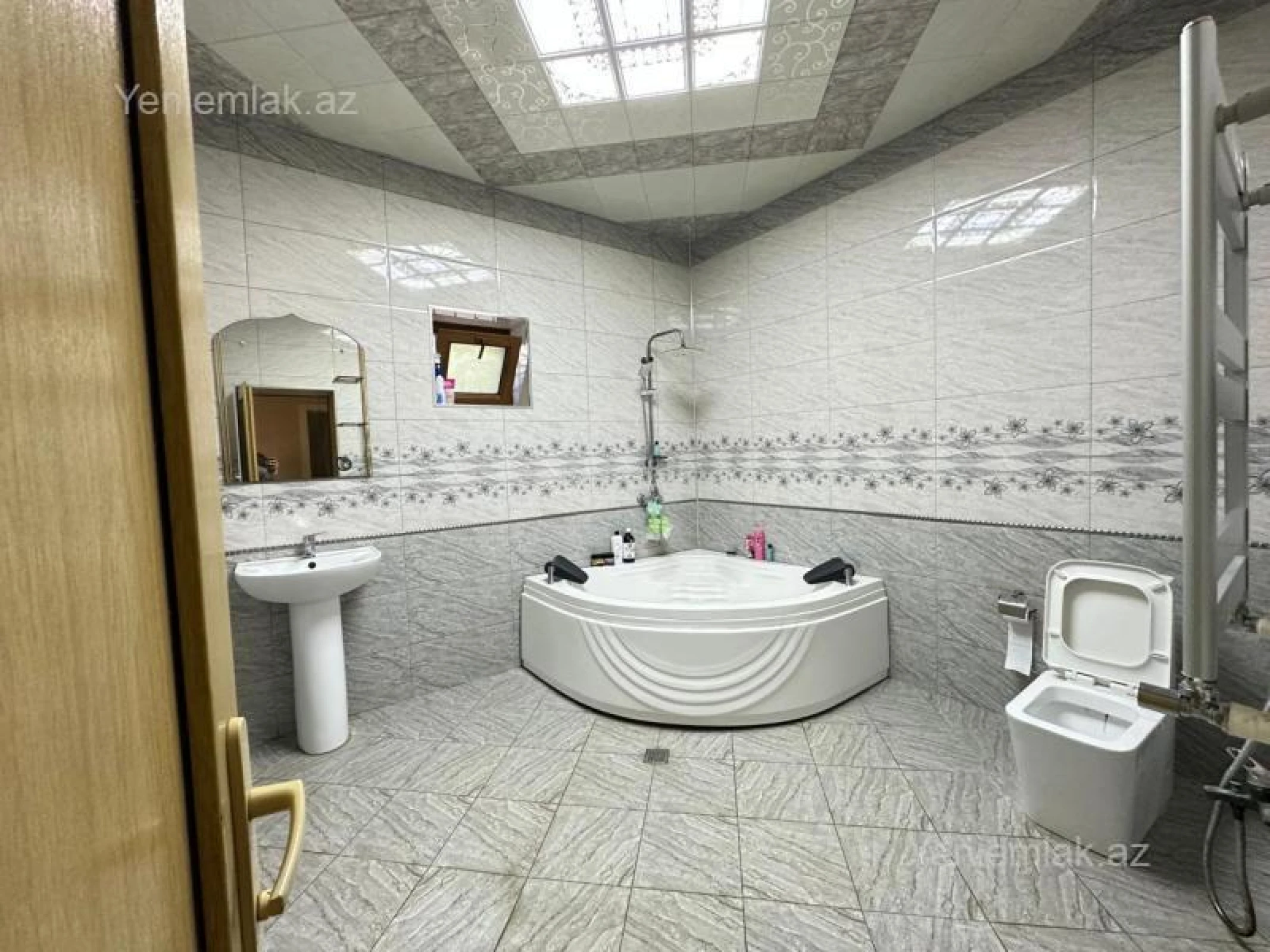 Satılır 4 otaqlı həyət evi 160 m²