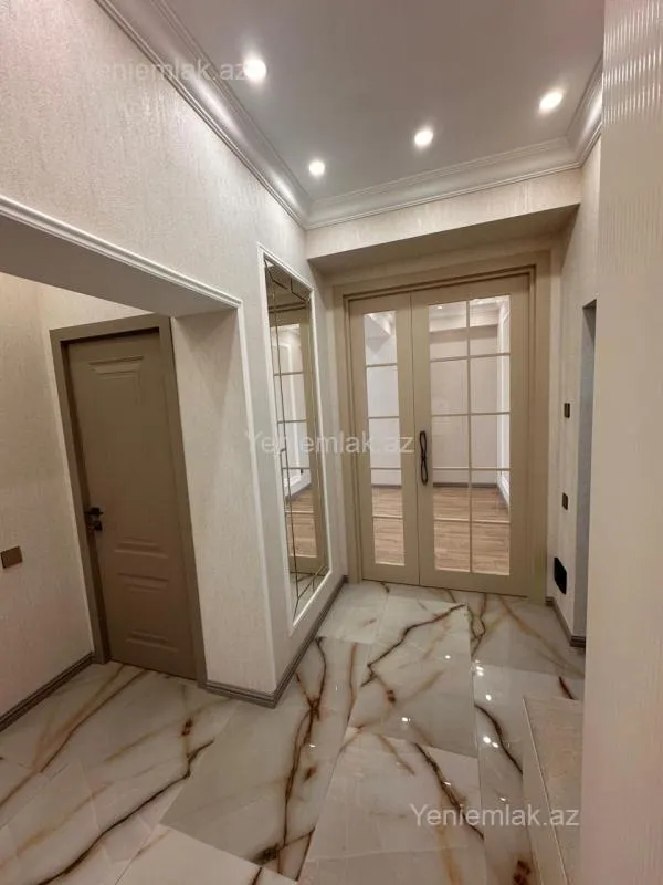 Satılır 3 otaqlı yeni tikili 80 m²