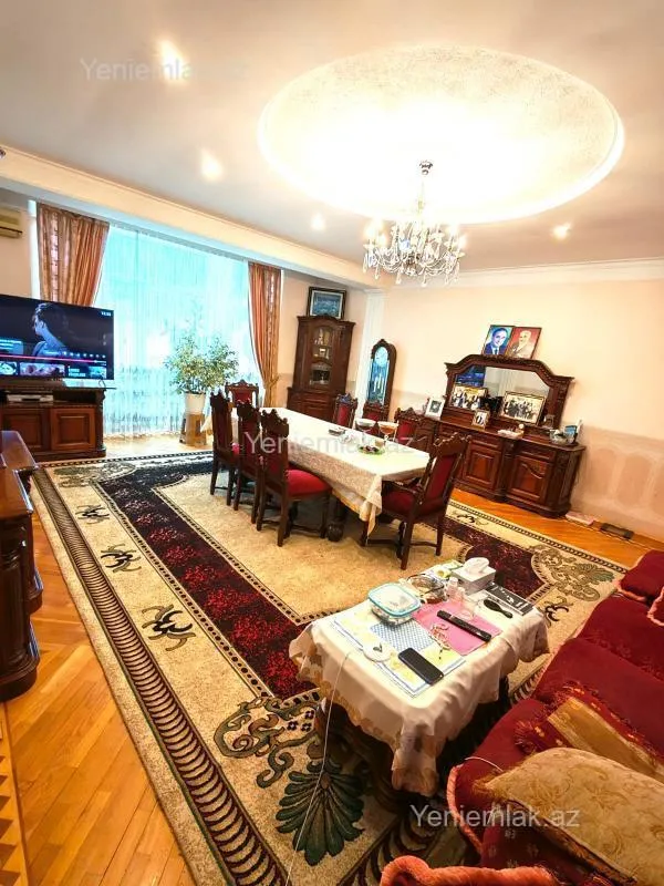 Satılır 4 otaqlı yeni tikili 165 m²